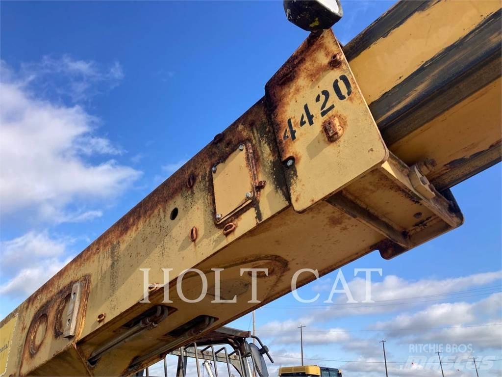 CAT TH63 Teleskopik yükleyiciler