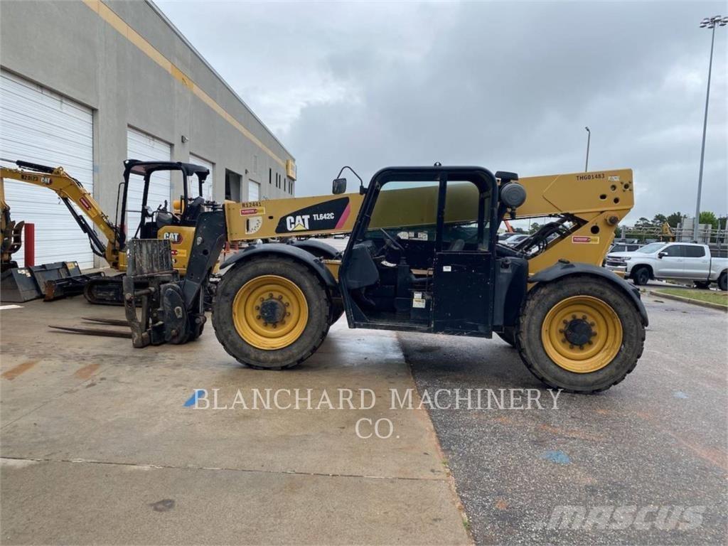 CAT TL 642 C Teleskopik yükleyiciler