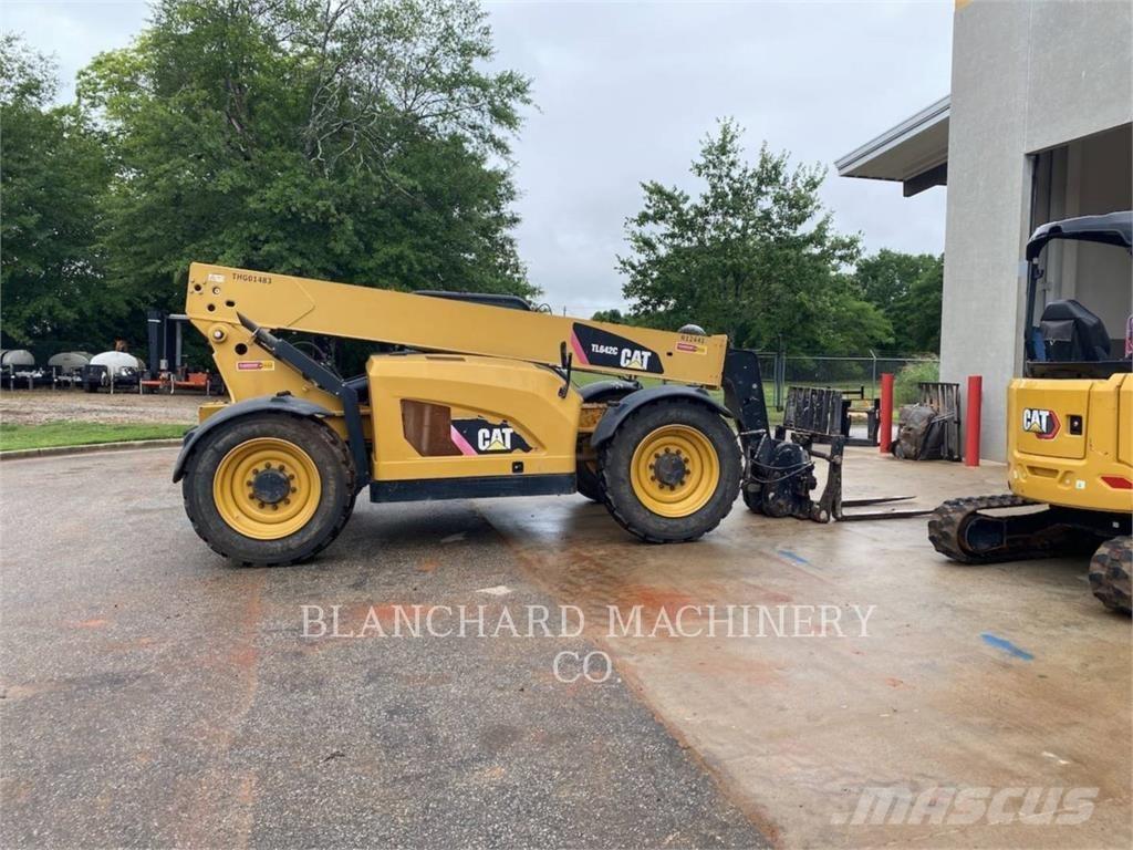 CAT TL 642 C Teleskopik yükleyiciler