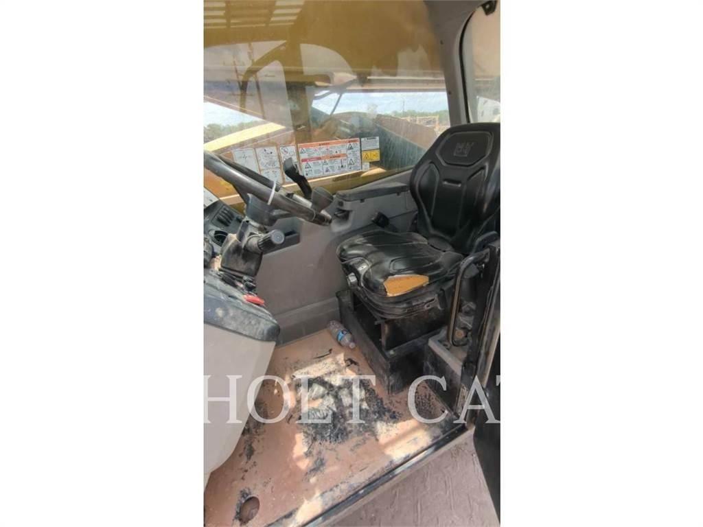 CAT TL1055 Teleskopik yükleyiciler