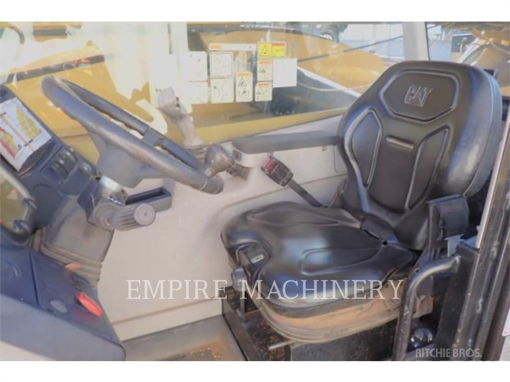 CAT TL1055D Teleskopik yükleyiciler