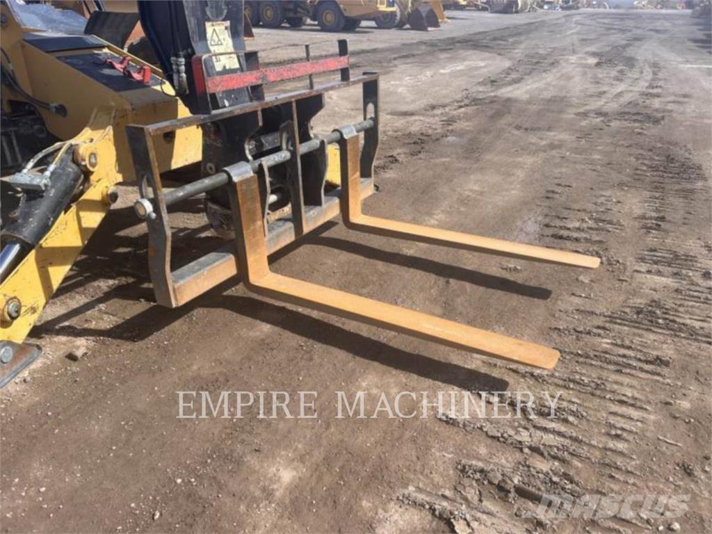CAT TL1055D Teleskopik yükleyiciler