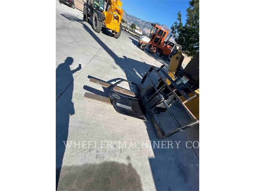 CAT TL1055D CB Teleskopik yükleyiciler
