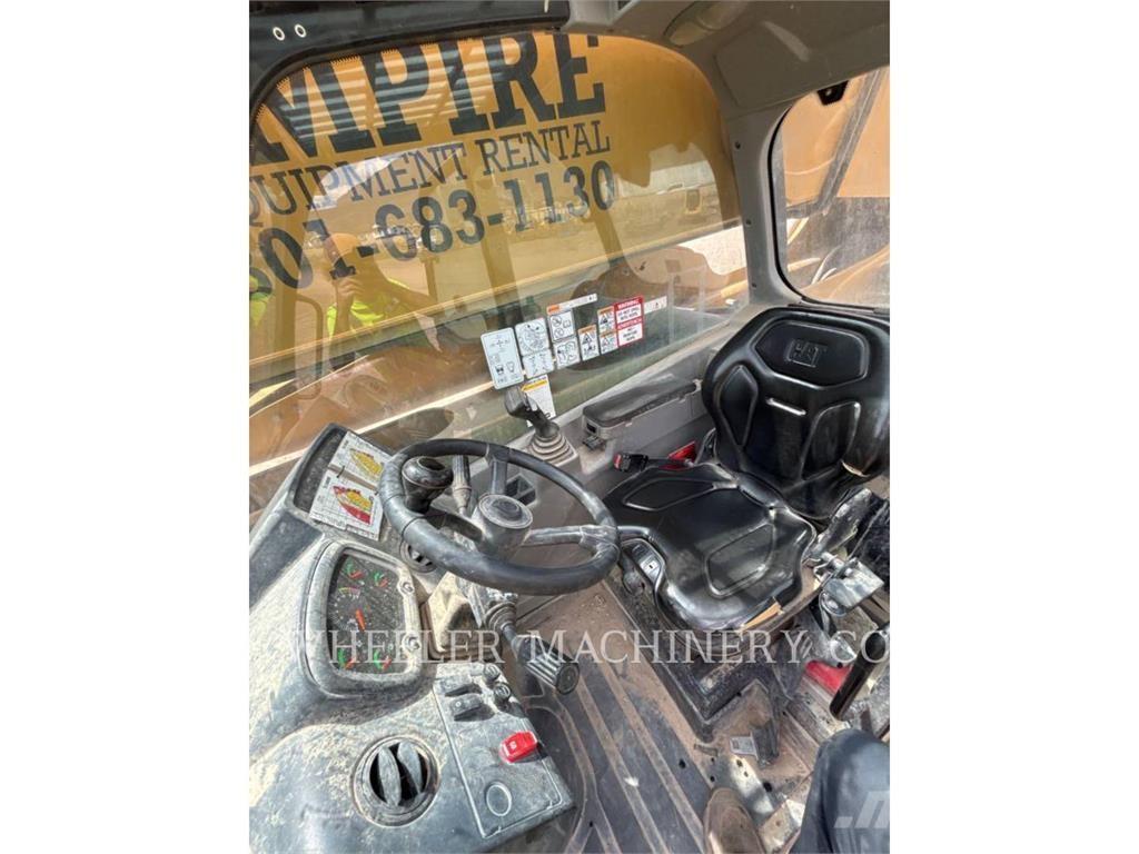 CAT TL1055D CB Teleskopik yükleyiciler