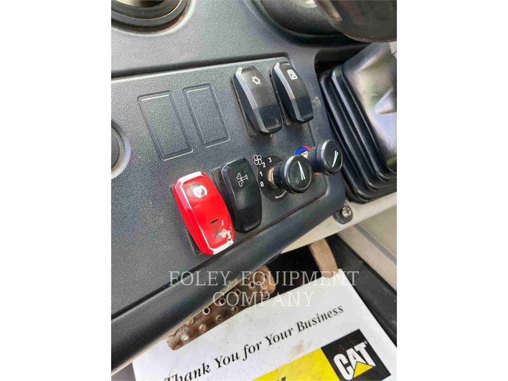 CAT TL1255DC Teleskopik yükleyiciler
