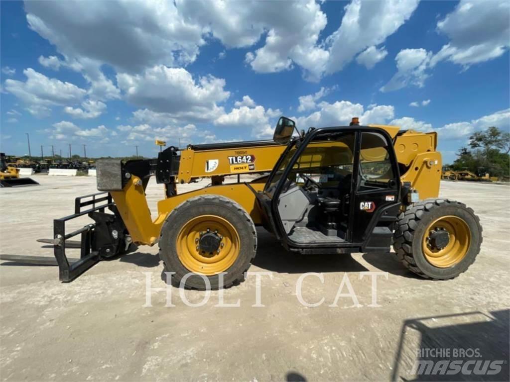 CAT TL642 Teleskopik yükleyiciler