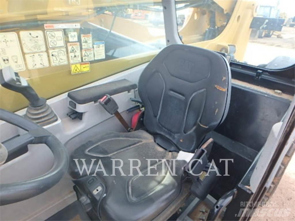CAT TL642D Teleskopik yükleyiciler