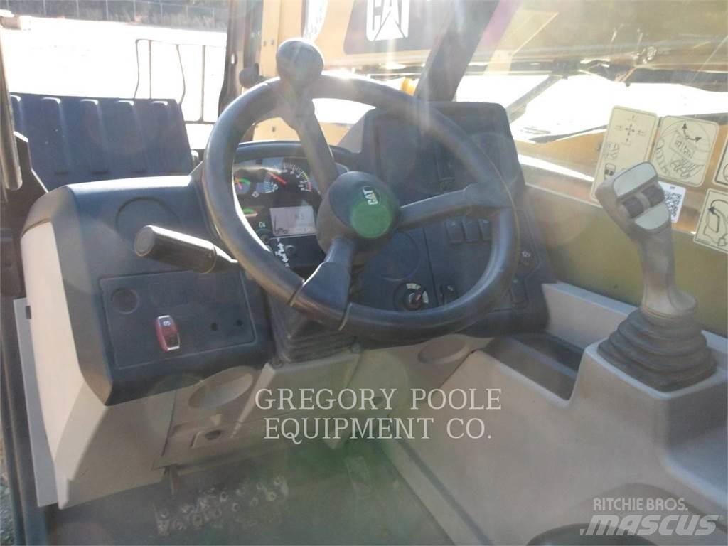 CAT TL642D Teleskopik yükleyiciler