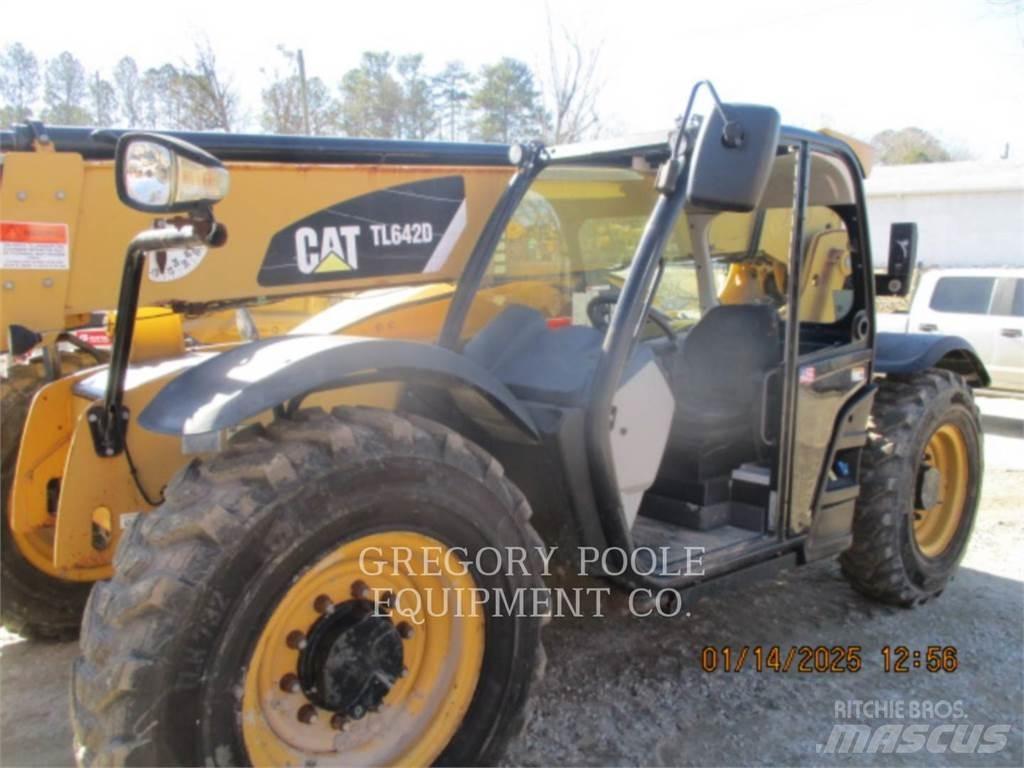 CAT TL642D Teleskopik yükleyiciler