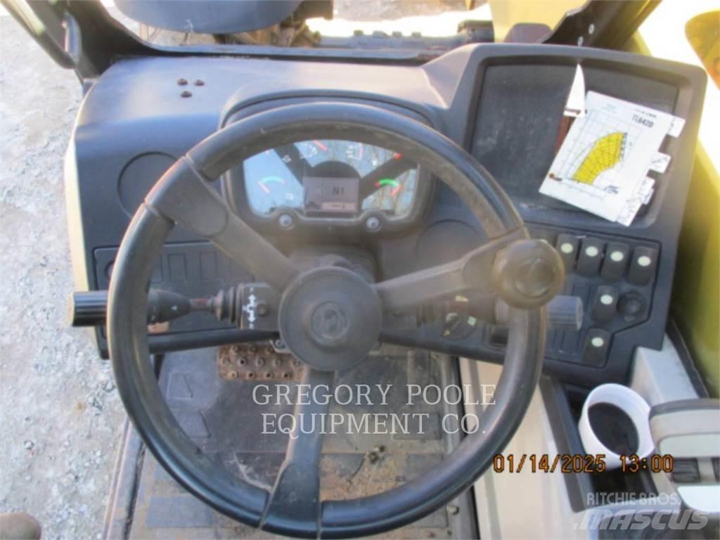 CAT TL642D Teleskopik yükleyiciler