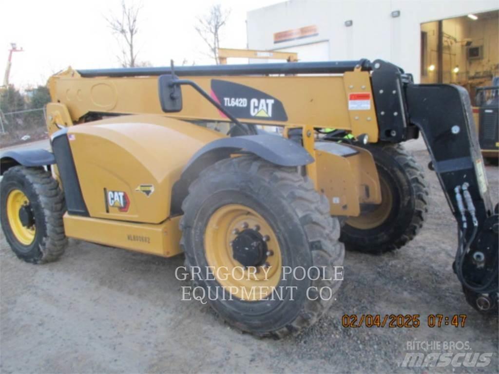 CAT TL642D Teleskopik yükleyiciler