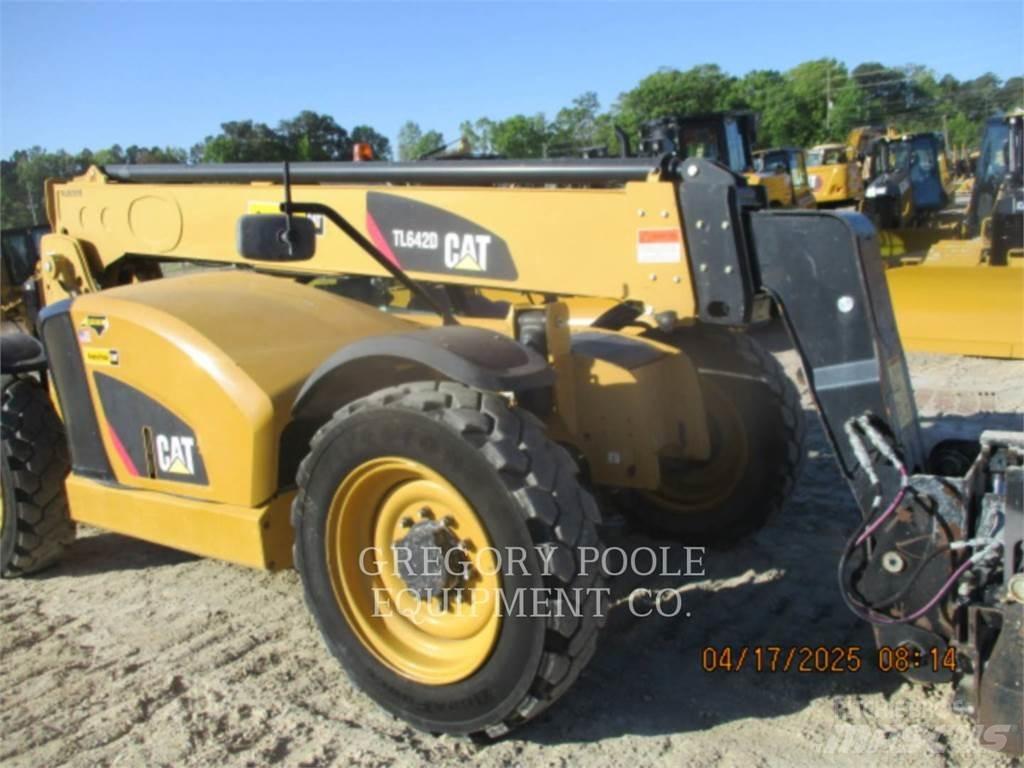 CAT TL642D Teleskopik yükleyiciler