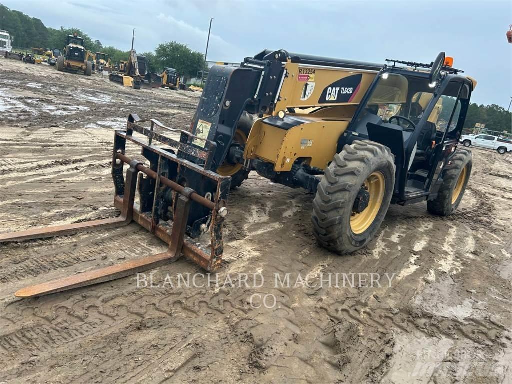 CAT TL642D Teleskopik yükleyiciler