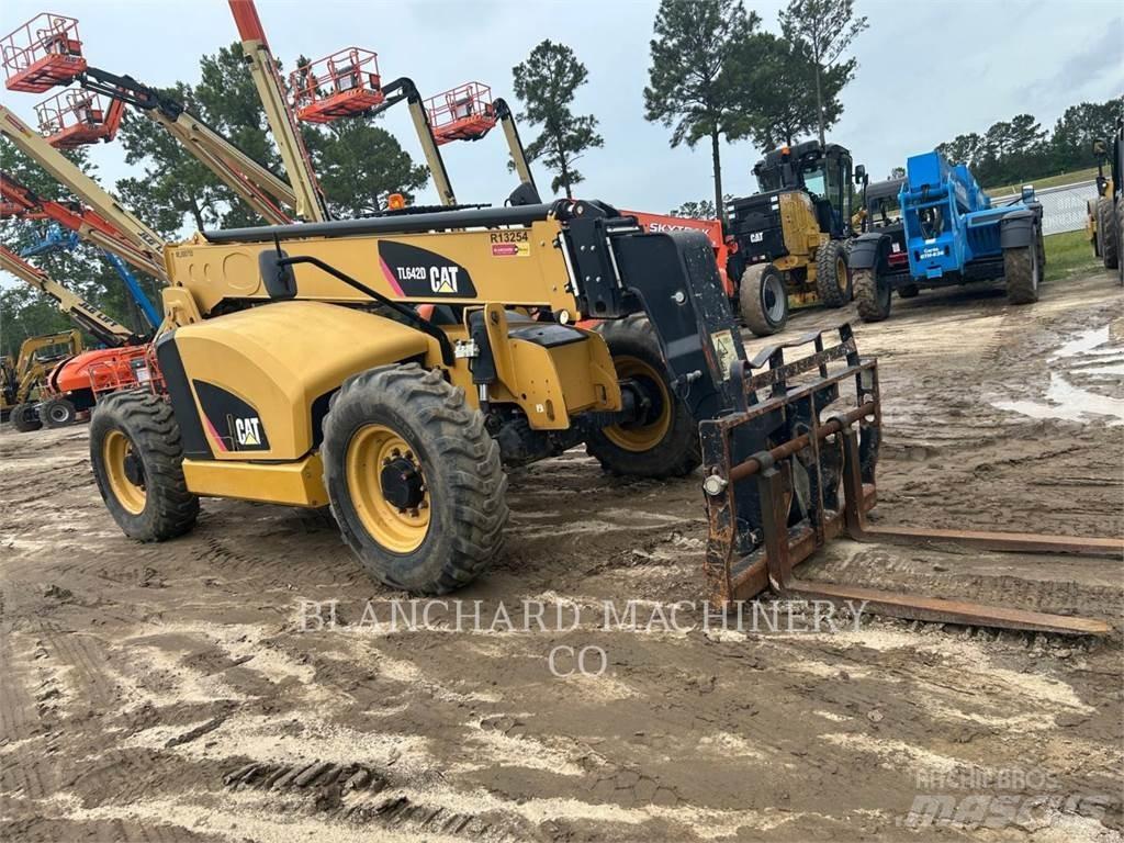 CAT TL642D Teleskopik yükleyiciler
