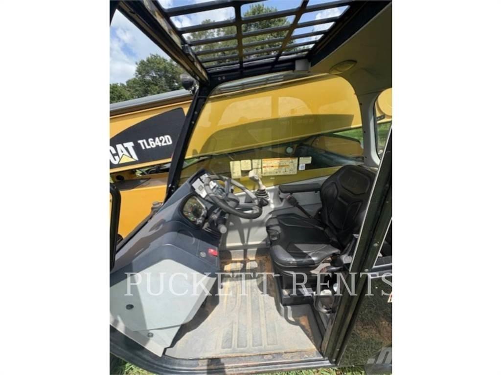 CAT TL642D Teleskopik yükleyiciler