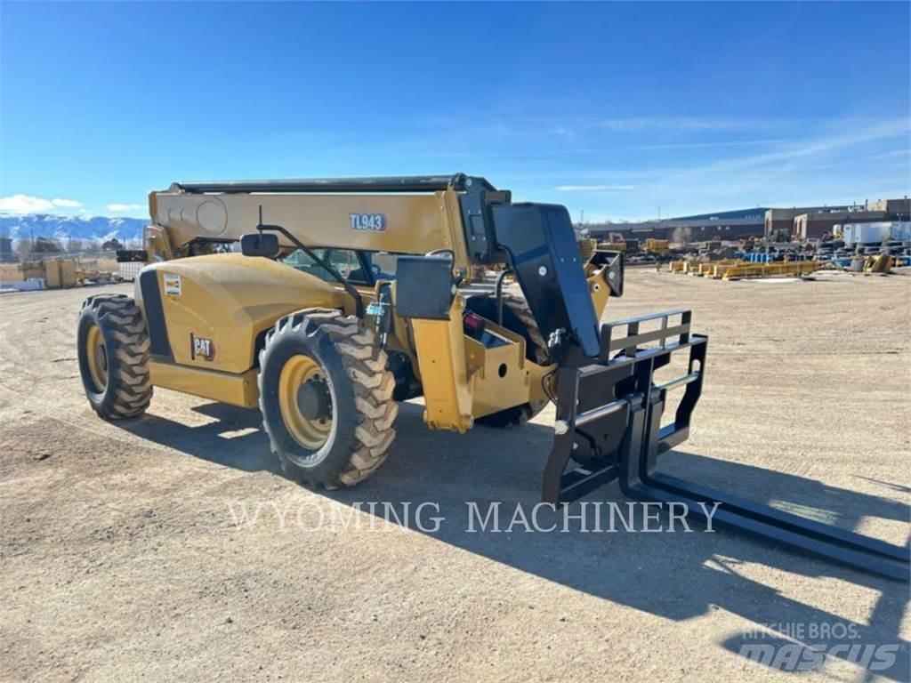 CAT TL943 Teleskopik yükleyiciler