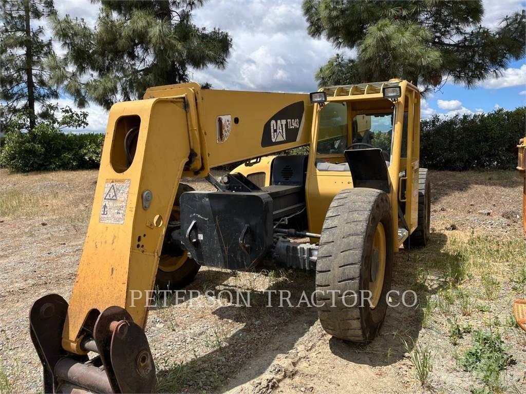 CAT TL943 Teleskopik yükleyiciler