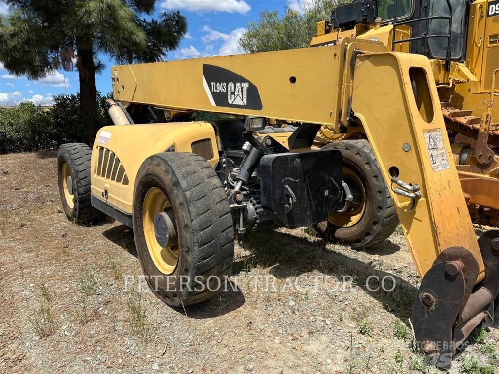 CAT TL943 Teleskopik yükleyiciler