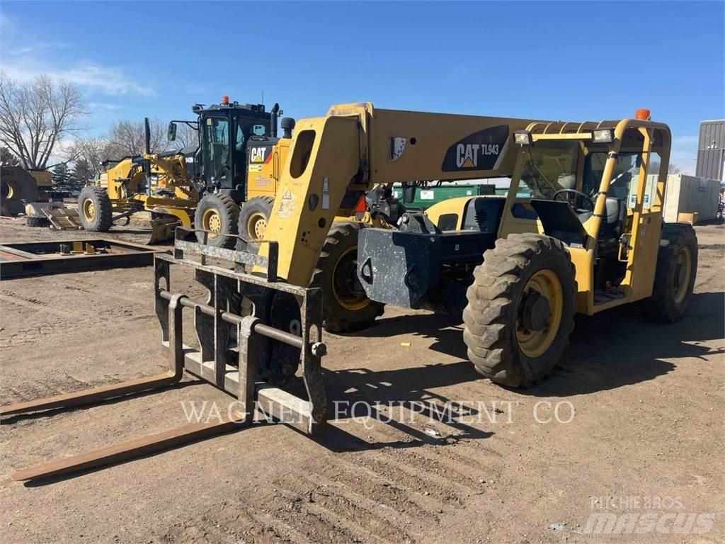 CAT TL943 Teleskopik yükleyiciler