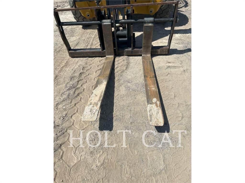 CAT TL943 Teleskopik yükleyiciler