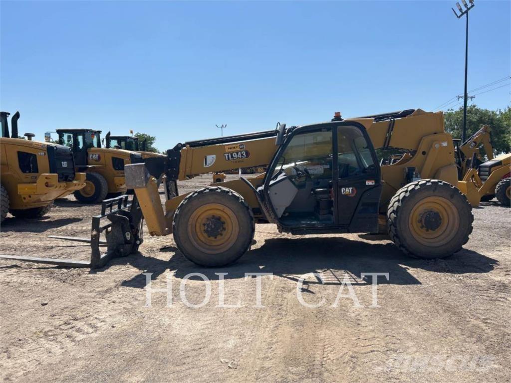 CAT TL943 Teleskopik yükleyiciler