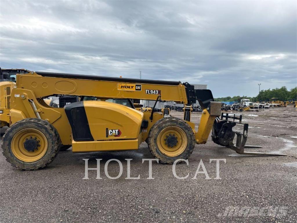 CAT TL943 Teleskopik yükleyiciler