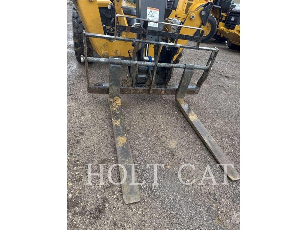 CAT TL943 Teleskopik yükleyiciler