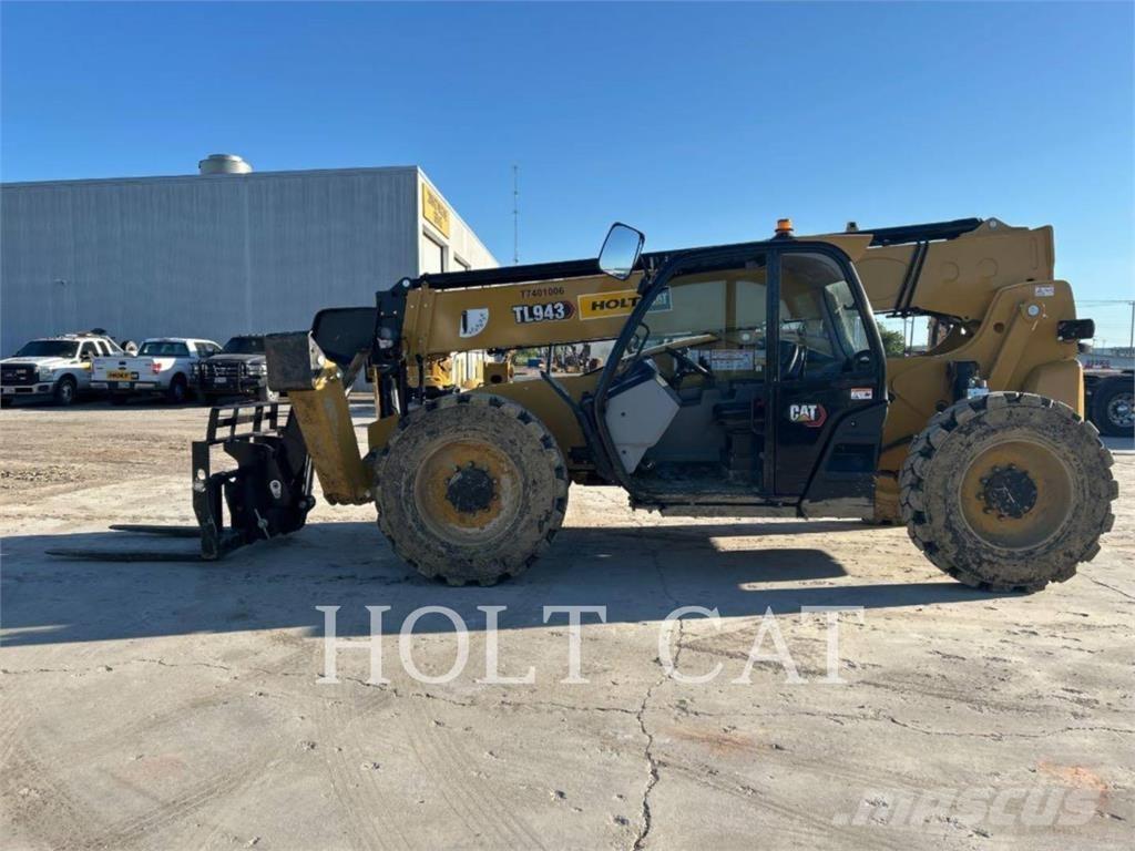 CAT TL943 Teleskopik yükleyiciler