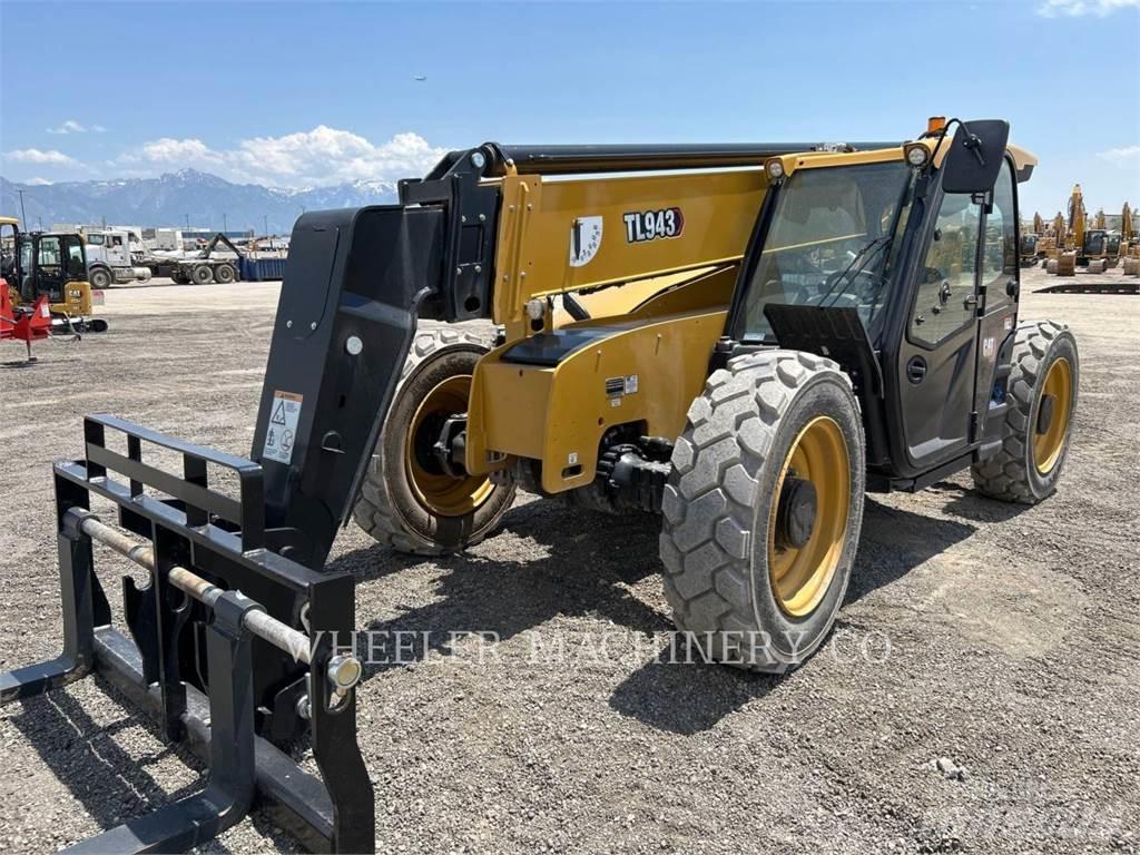 CAT TL943 CB Teleskopik yükleyiciler