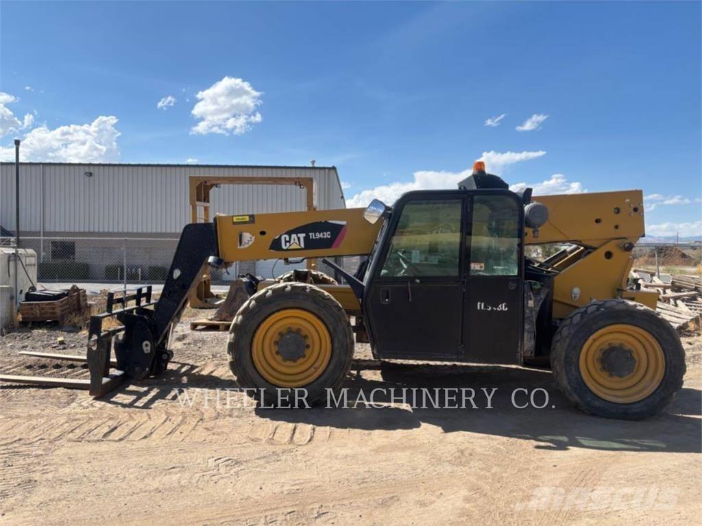 CAT TL943C CAB Teleskopik yükleyiciler