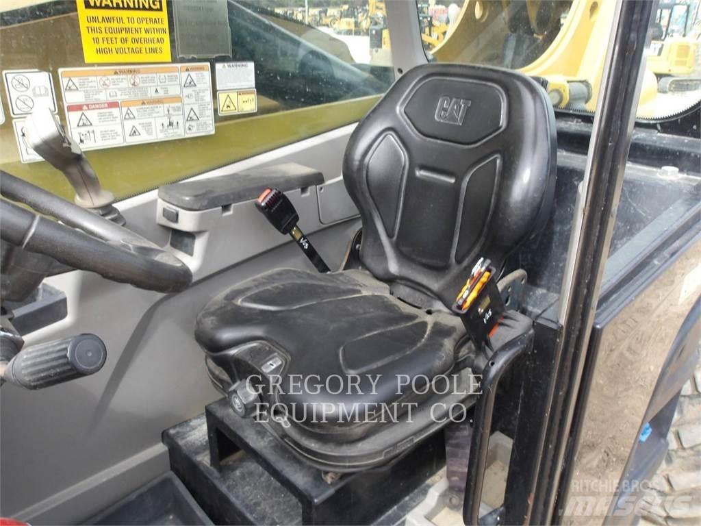 CAT TL943D Teleskopik yükleyiciler