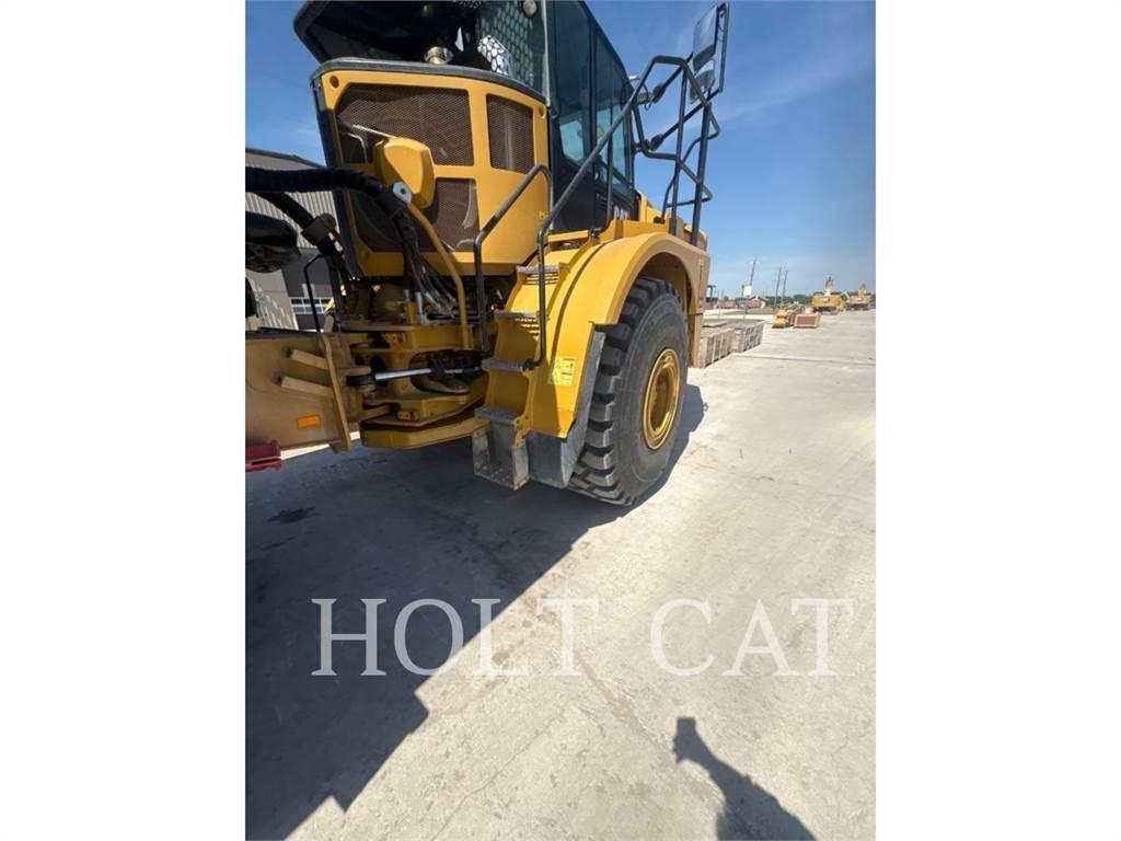 CAT W00 740GC Tankerli kamyonlar