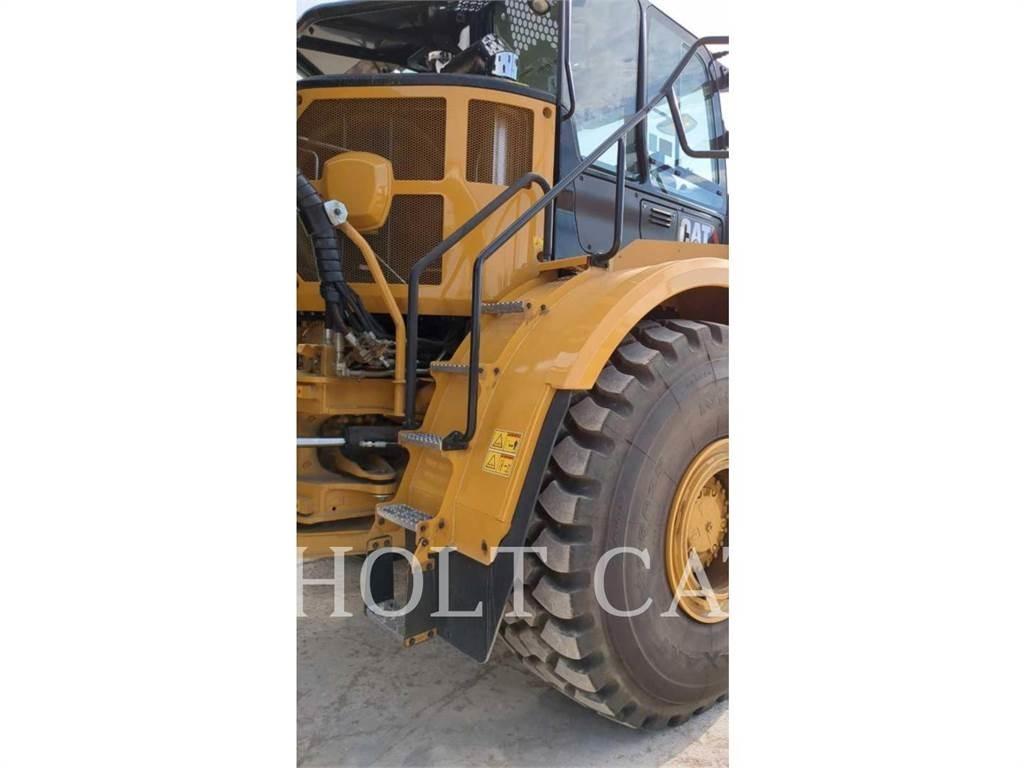 CAT W00 740GC Tankerli kamyonlar