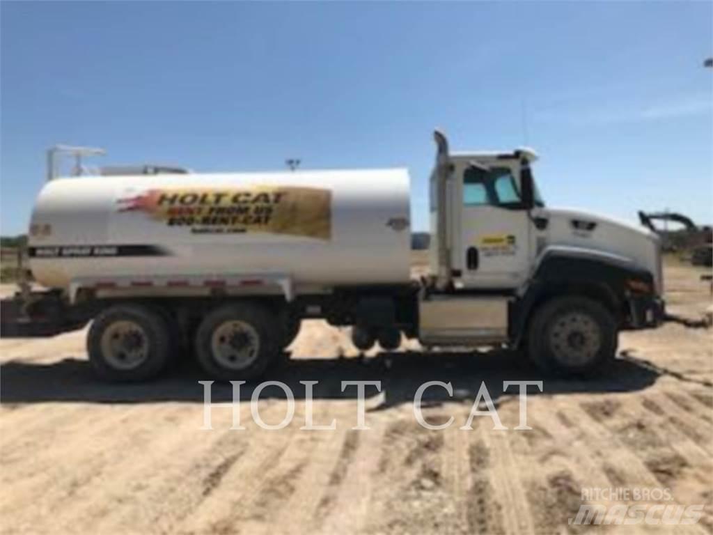 CAT WATER 4000 Tankerli kamyonlar