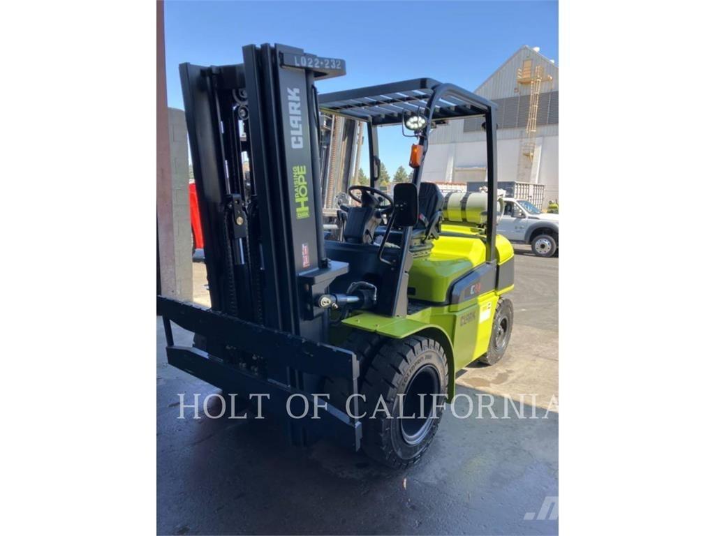 Clark C40L Diger