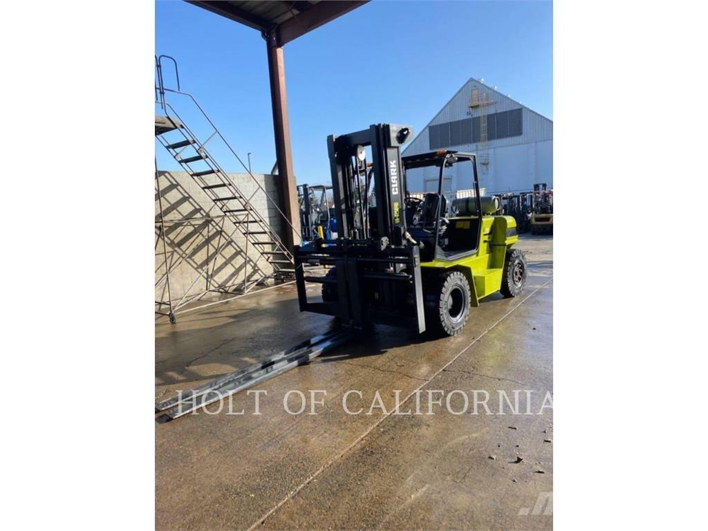 Clark C70L Diger