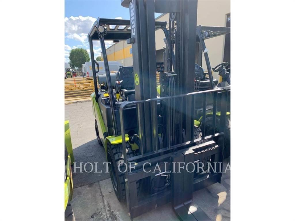 Clark S35L Diger