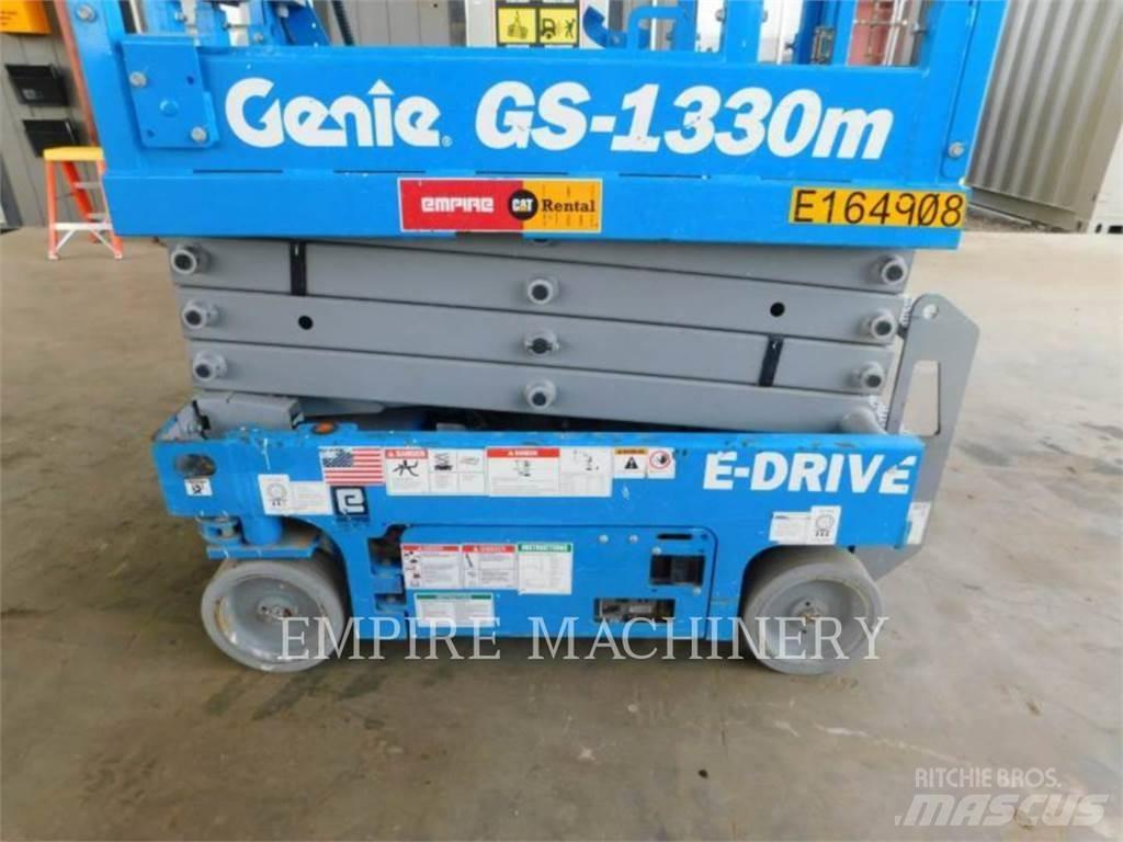 Genie GS1330 Körüklü personel platformları