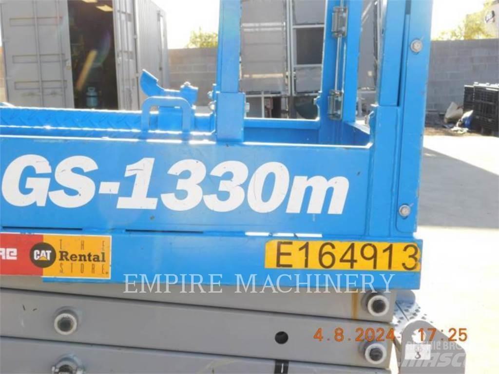 Genie GS1330 Körüklü personel platformları