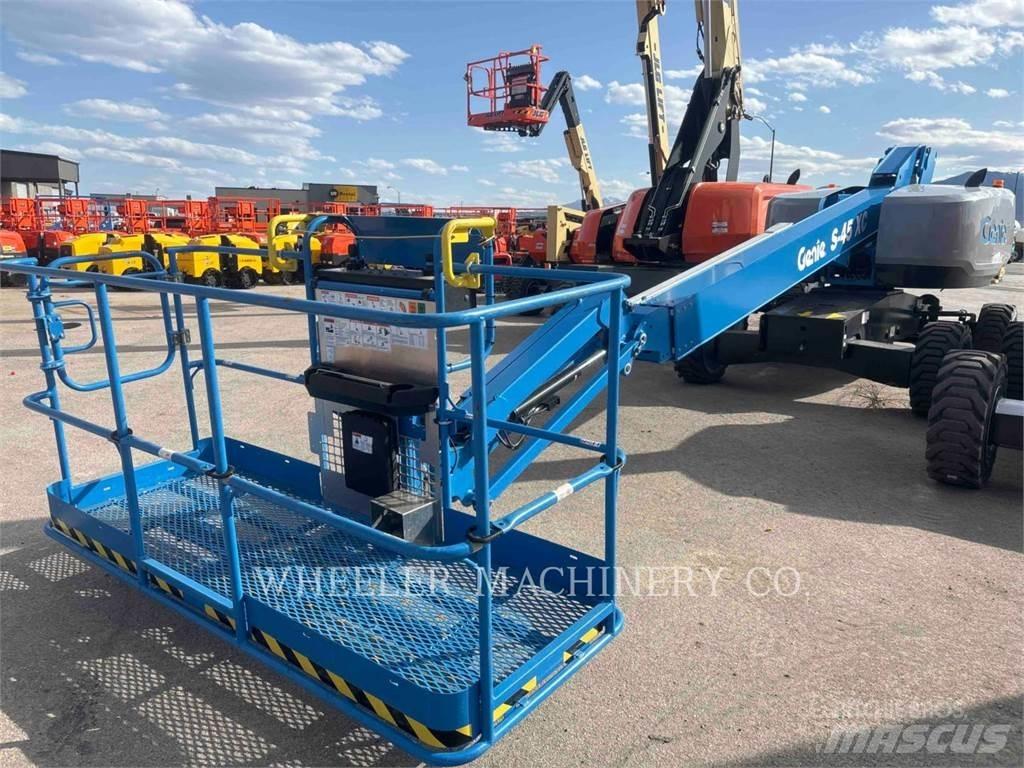 Genie S45XC Körüklü personel platformları