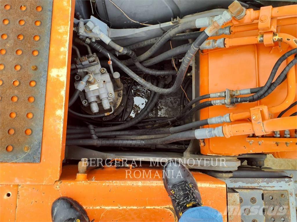 Hitachi ZX2400N-3 Paletli ekskavatörler