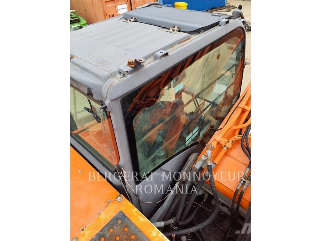 Hitachi ZX2400N-3 Paletli ekskavatörler