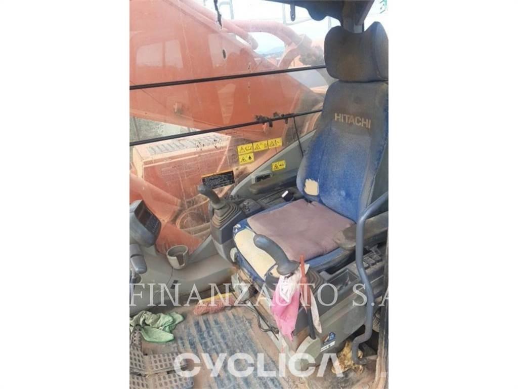 Hitachi ZX670 Paletli ekskavatörler