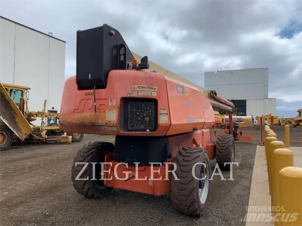 JLG 1350SJP Körüklü personel platformları