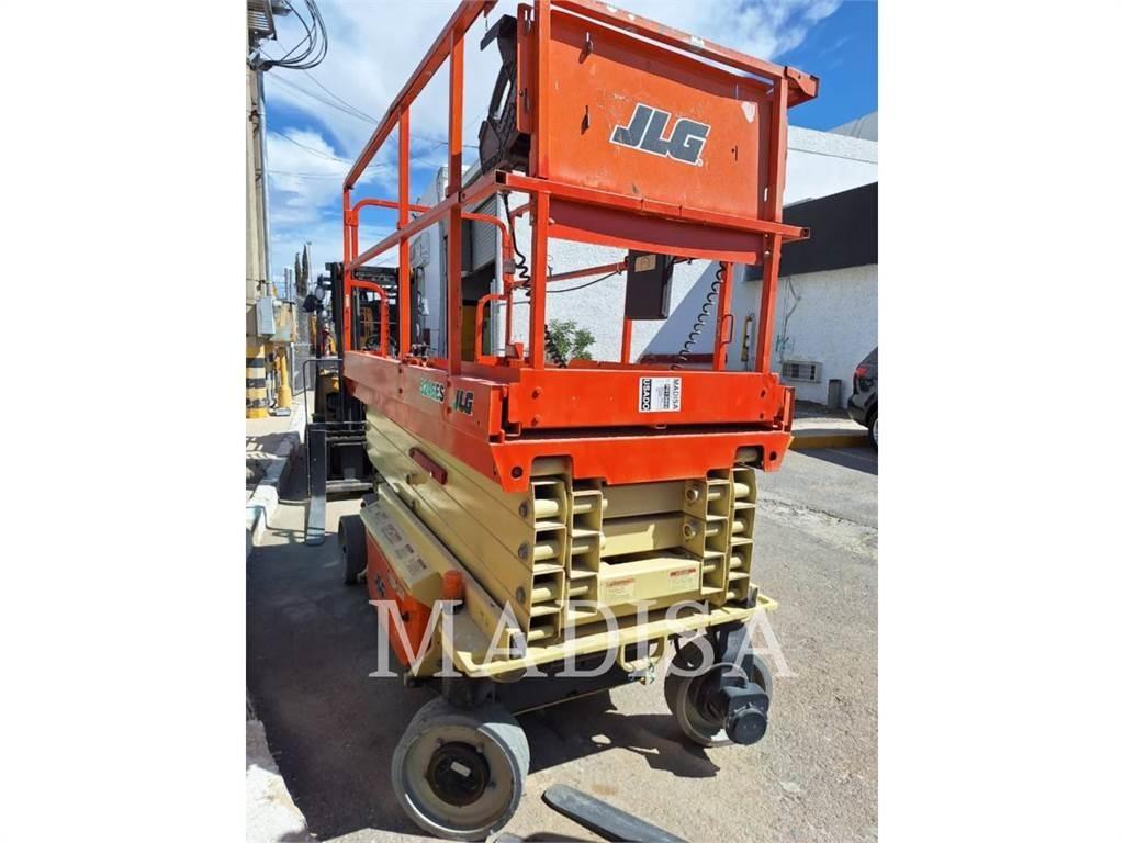 JLG 3246ES Makasli platformlar