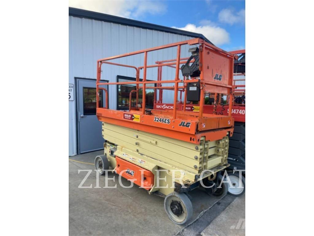 JLG 3246ES Makasli platformlar