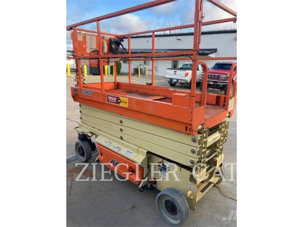 JLG 3246ES Makasli platformlar