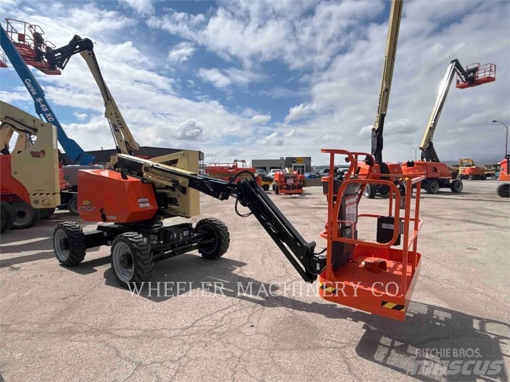 JLG 340AJ Körüklü personel platformları
