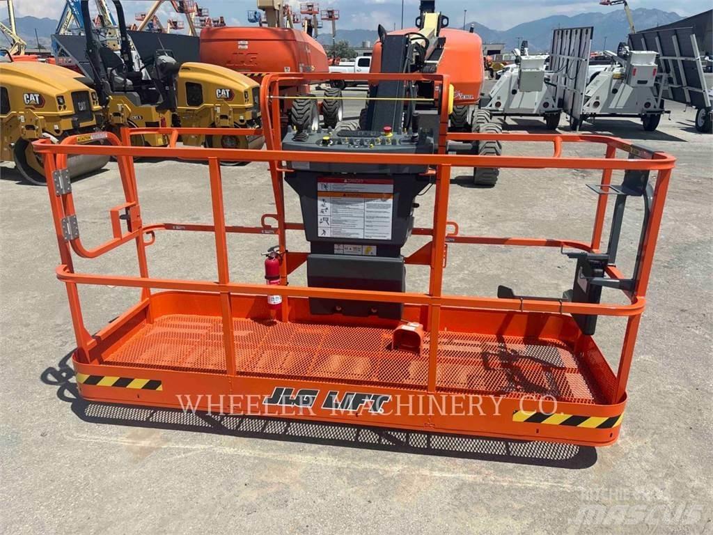 JLG 460SJ SP Körüklü personel platformları