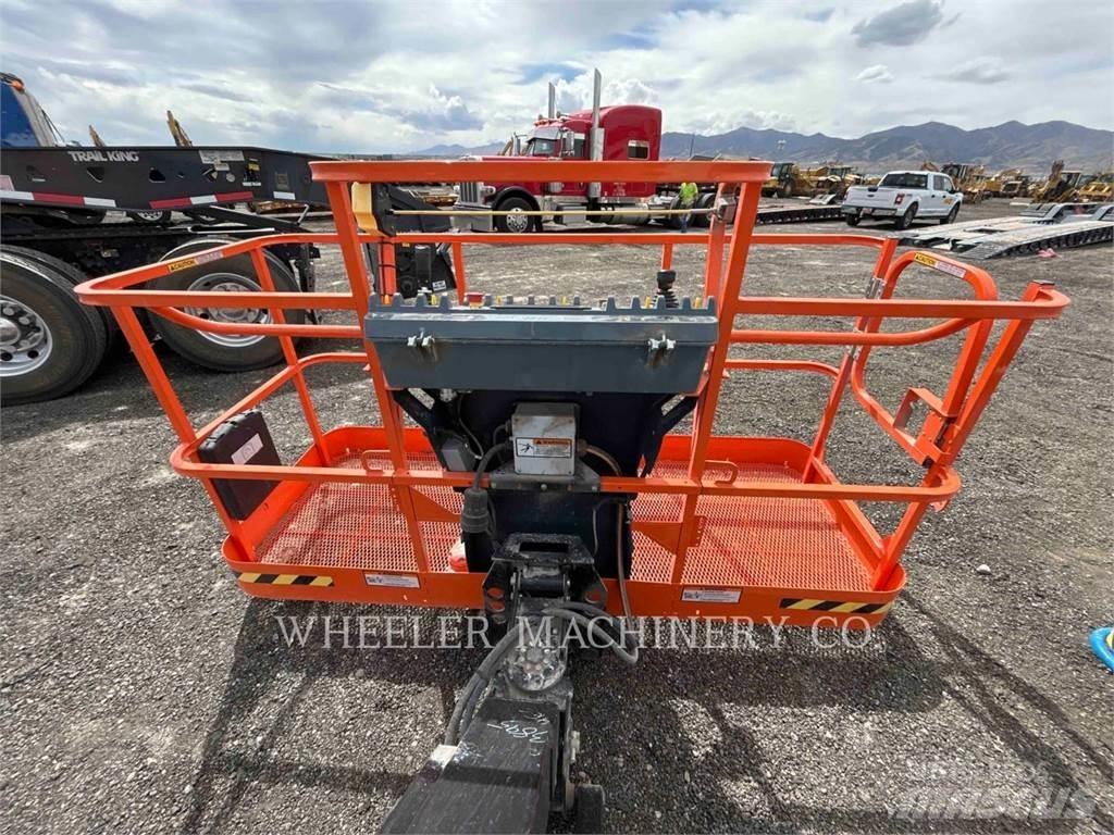 JLG 460SJ SP Körüklü personel platformları